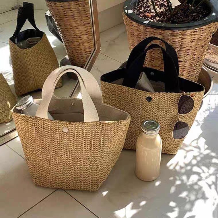 Elegant Ladies Straw Woven Handbag - Image 3